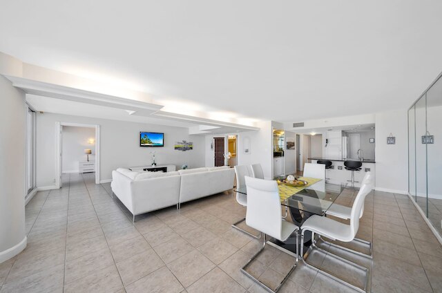 ブリーズ オフ ザ ベイ イン マイアミ