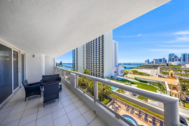 ブリーズ オフ ザ ベイ イン マイアミ