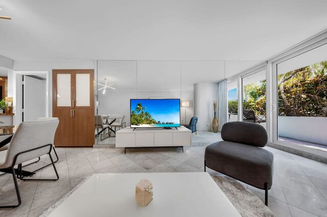 プールサイド オアシス リトリート