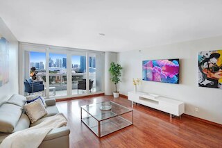 トロピカル ブリス ウィズ プール ホットタブ