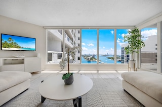 リラクシング ゲッタウェイ ウィズ プール アンド ベイ ビスタ