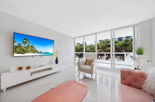 ターコイズ ウェーブズ オアシス