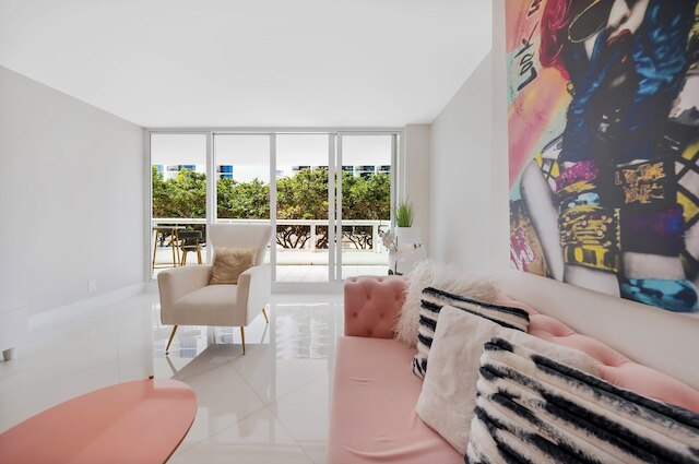 ターコイズ ウェーブズ オアシス