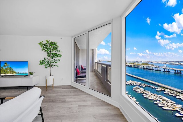 ヒート ウェーブ ビスケイン ベイ