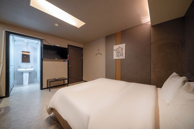 Suwon Lime Hotel