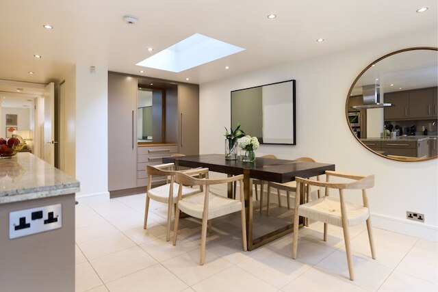 ザ ケンジントン パレス ハイドアウト - ホームリー 5ベッドルーム ハウス ウィズ パティオ アンド バルコニー