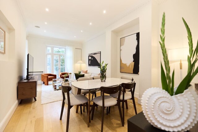 ザ ケンジントン パレス ハイドアウト - ホームリー 5ベッドルーム ハウス ウィズ パティオ アンド バルコニー