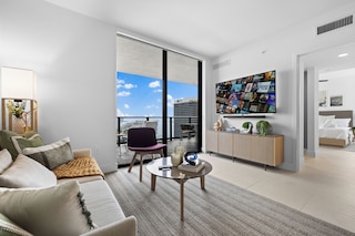 ハイ フロア コンド イン ダウンタウン