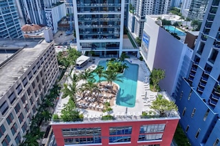 アパートメント イン ニュー ラグジュアリー コンド ダウンタウン