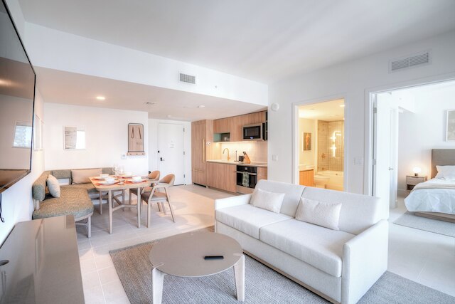 アパートメント イン ニュー ラグジュアリー コンド ダウンタウン