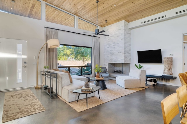 サンドレンチド バイ アバンステイ プール, ミンズ トゥ オールドタウン