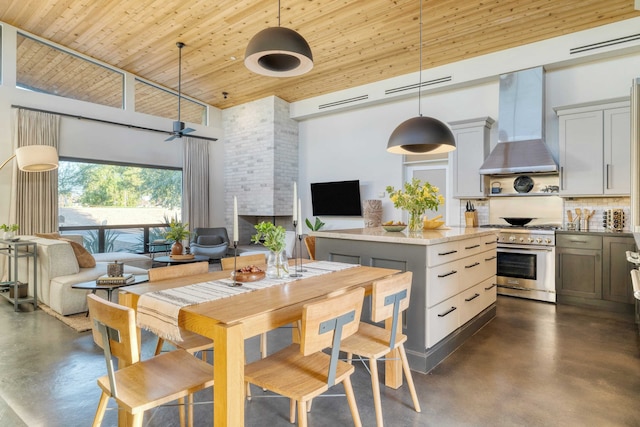 サンドレンチド バイ アバンステイ プール, ミンズ トゥ オールドタウン