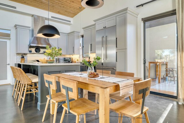 サンドレンチド バイ アバンステイ プール, ミンズ トゥ オールドタウン