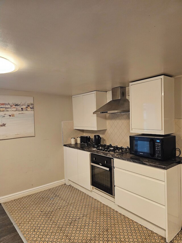 ベースメント アパートメント ニア シティ センター