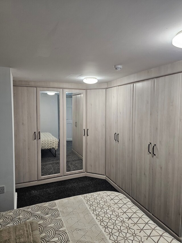 ベースメント アパートメント ニア シティ センター