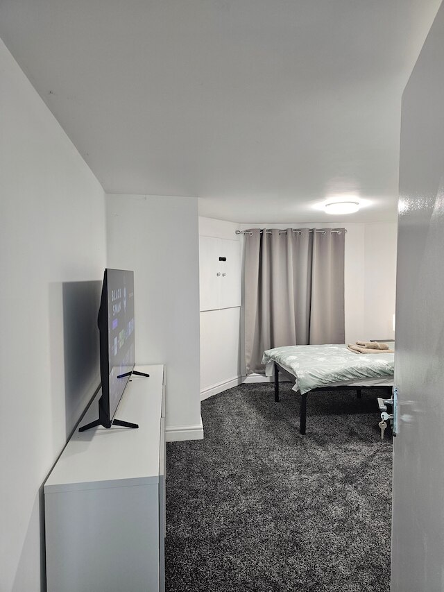 ベースメント アパートメント ニア シティ センター