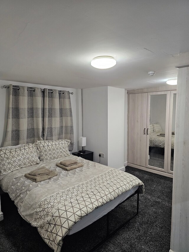 ベースメント アパートメント ニア シティ センター