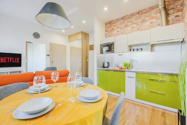 ルミナ コージー アパートメント ウィズ ジム イン センター