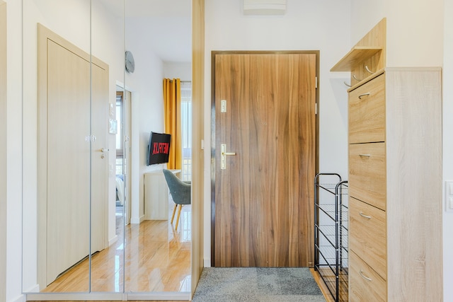 ルミナ コージー アパートメント ウィズ ジム イン センター