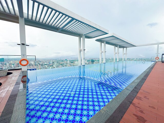 ゴールデン ワン モダン エスケープ バイ ソーベン ホームズ