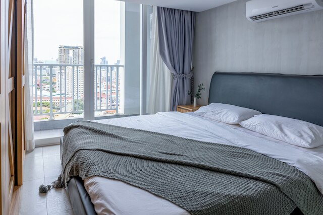 ゴールデン ワン モダン エスケープ バイ ソーベン ホームズ