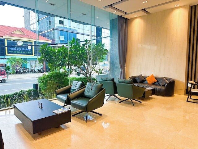 ゴールデン ワン モダン エスケープ バイ ソーベン ホームズ