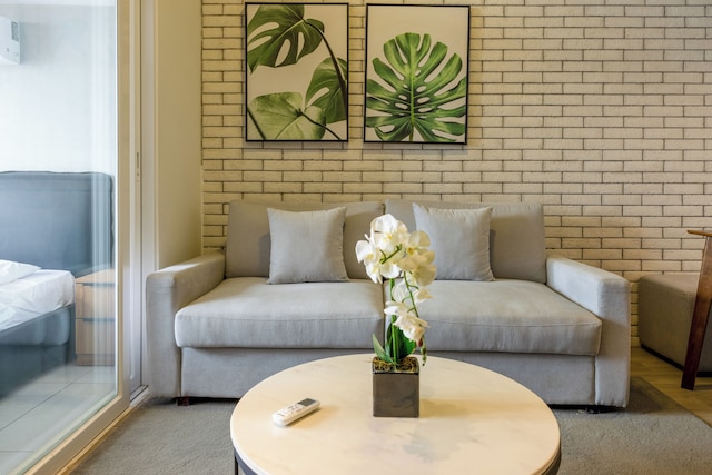 ゴールデン ワン モダン エスケープ バイ ソーベン ホームズ