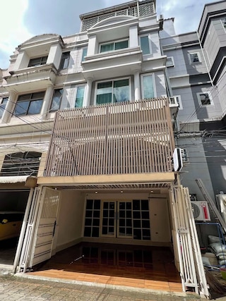 コンフィ クリブ ホステル 2