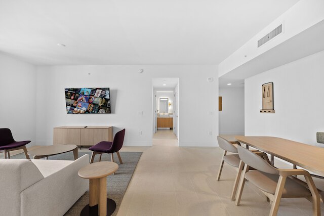 ラグジュアリー 45th-フロア コンド ウィズ シティ ビューズ