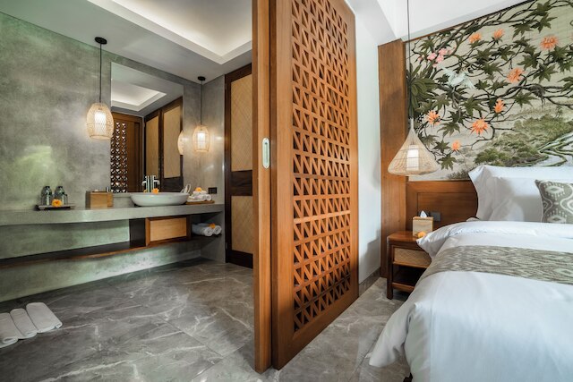 エマナ アカタラ