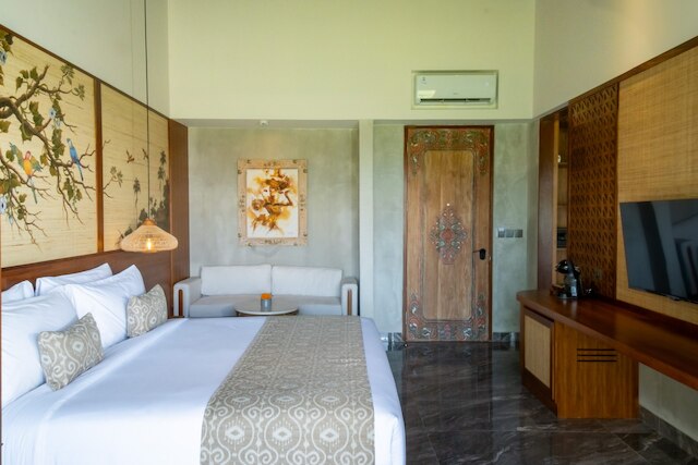 エマナ アカタラ