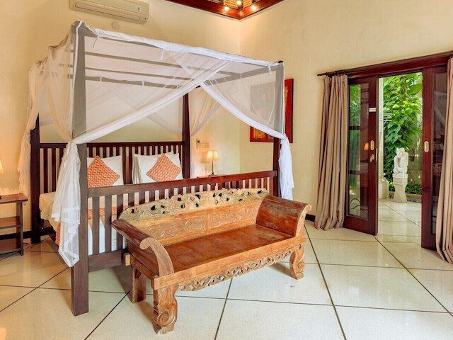 ヴィラ ブギス アビマニュ スミニャック