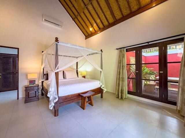 ヴィラ ブギス アビマニュ スミニャック