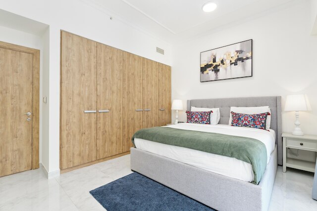 ラックス ビーエヌビー アイ エグゼクティブ タワー アイ ビジネス ベイ