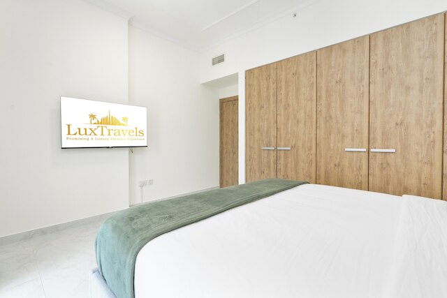 ラックス ビーエヌビー アイ エグゼクティブ タワー アイ ビジネス ベイ