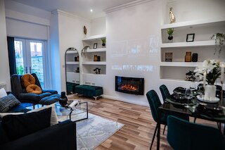 マンチェスター - 4 ベッド - スリープス 7 - ストリートパーキング