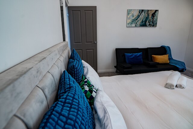 マンチェスター - 4 ベッド - スリープス 7 - ストリートパーキング