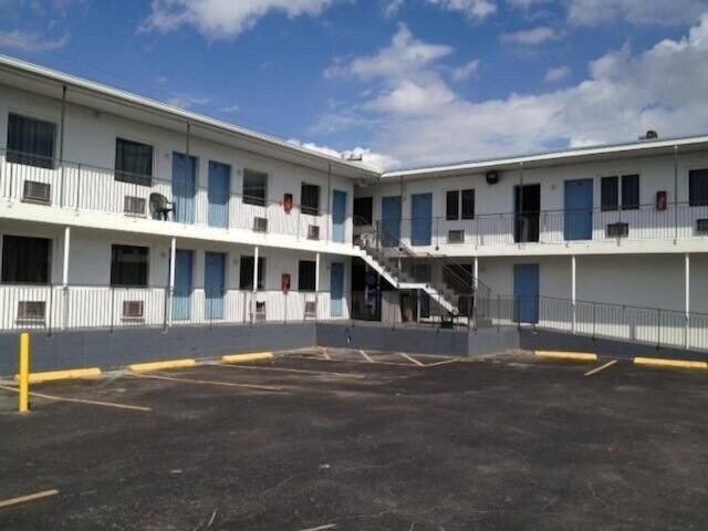 マイアミ スプリングス イン