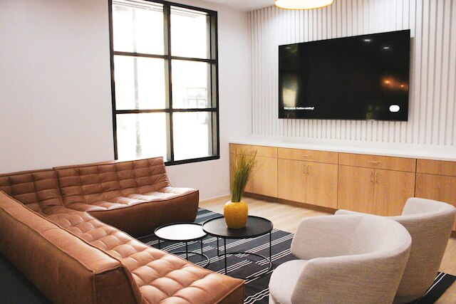 アップステイ - コンド ウィズ プール ジム ゲームズ バーベキュー - ウォーク トゥ ユーオーエフティー