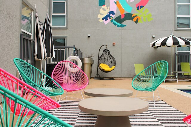 アップステイ - コンド ウィズ プール ジム ゲームズ バーベキュー - ウォーク トゥ ユーオーエフティー