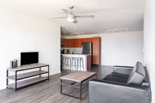 アップステイ - コンド ウィズ プール ジム ゲームズ バーベキュー - ウォーク トゥ ユーオーエフティー