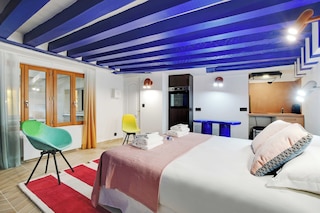 スタジオ フォー 2 ピープル イン リヴォリ