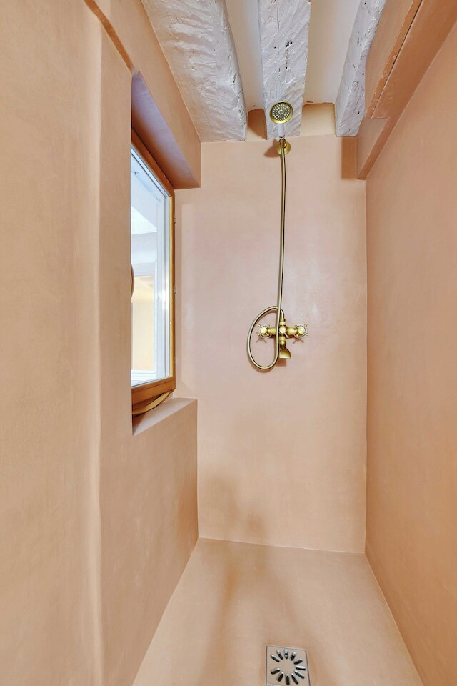 スタジオ フォー 2 ピープル イン リヴォリ