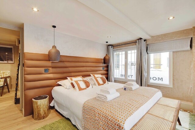 エレガンス アンド リファインメント フォー 10 モントルグイユ