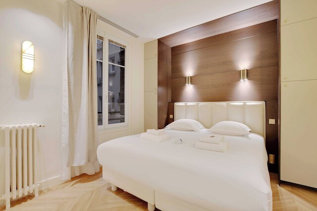 ブランド ニュー ホーム イン ザ ハート オブ ラテン クォーター