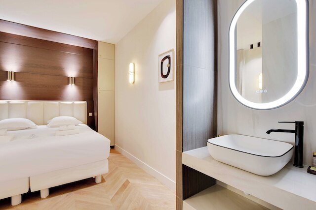 ブランド ニュー ホーム イン ザ ハート オブ ラテン クォーター