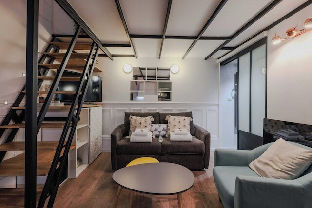 コンフォータブル デュプレックス イン ザ ハート オブ パリ!