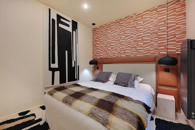 アパートメント ウィズ 4 ルームズ フォー 8 ピープル