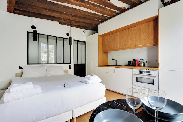 クワイエット スタジオ フォー 2 ピープル - ル マレ