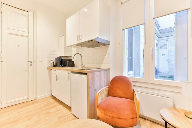 コージー スタジオ イン ザ ハート オブ ザ 9th アロンディスモン